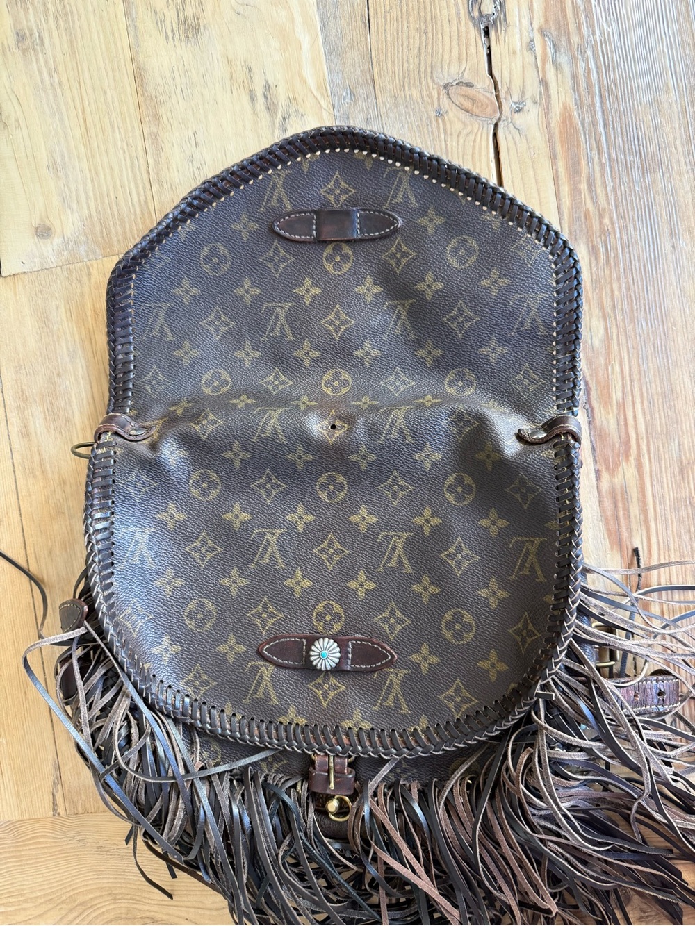 LV Monogram Bag, Altered Fringe DIY - Picture 5 of 17